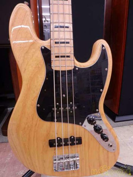 

vintage jazz bass type electric guitar same of the pictures