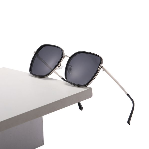 

2022 new sunglasses progressive popular classical design young ladies gentlemen alloy oversized frame tac lenses polarized sunglasses, White;black