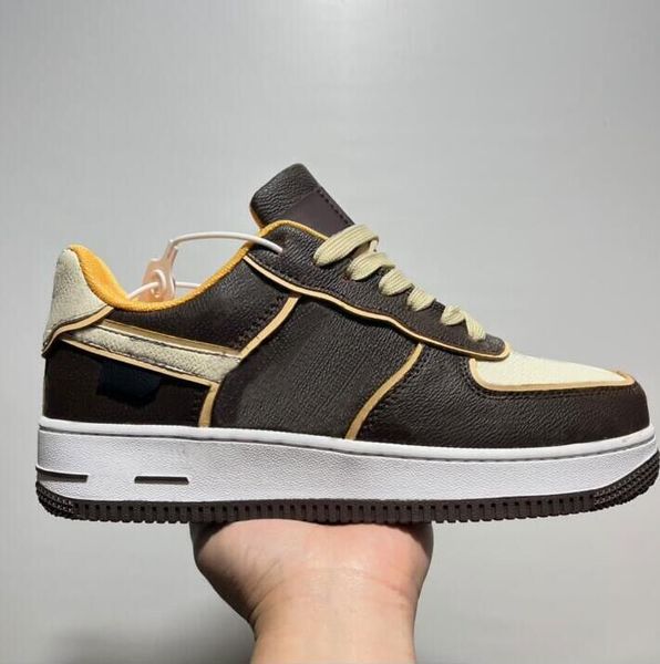 

2022 triple white classic mens dress shoes white brown low men women embossing printing trainers sports sneakers platform shoe fahison breat, Black