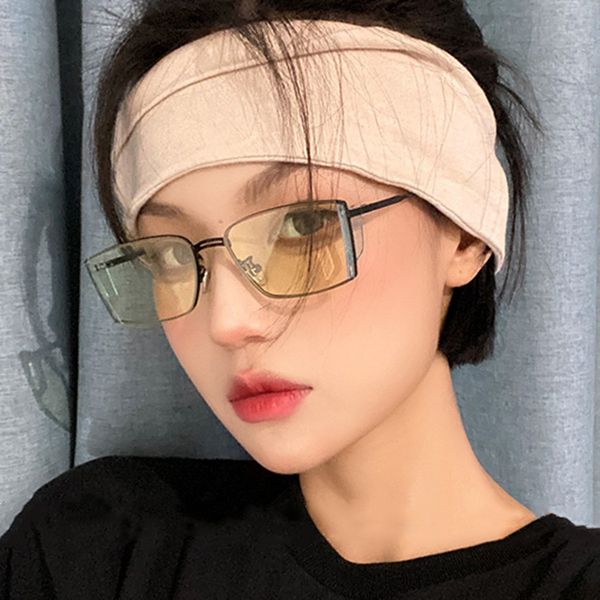 

2022 new small metal frame sunglass fashion colorful ultralight men women shad luxury brand digner cool travelling glass, White;black