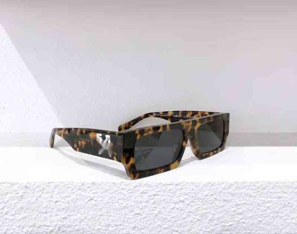 

50% discount for factory direct salesoff new ow40008u fashion trend box sunglasses, White;black