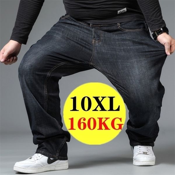 Jeans da uomo di grandi dimensioni Fascia elastica Grande 10XL Pantaloni larghi a vita alta oversize Marito Plus Pantaloni in denim maschile nero grasso 220328