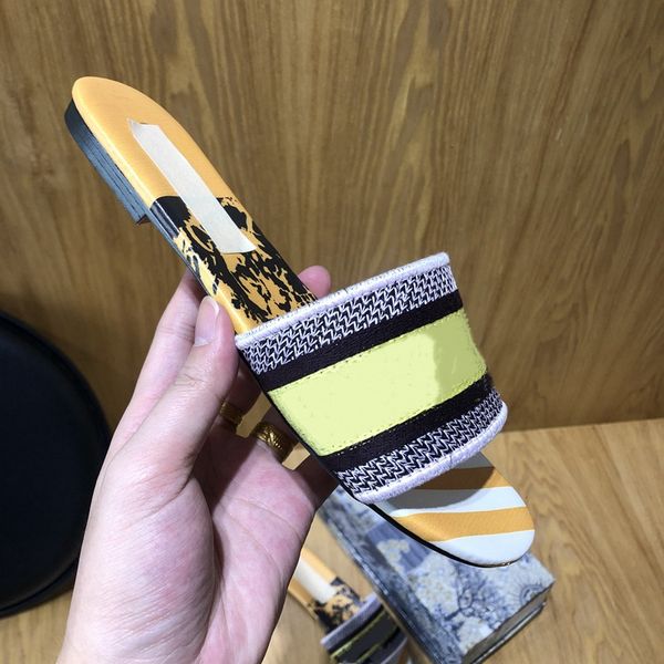 

2022 new women luxury designer slippers leather sandals summer flat slides, Black