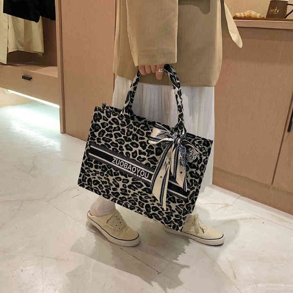 

capacity leopard print leisure one shoulder portable large thousand bird lattice silk scarf shopping bag
