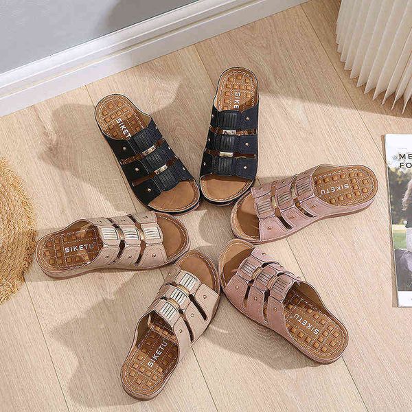 

2022 round head electric embroidery leisure metal sandal women's car line non slip slope heel hollow sandals, Black