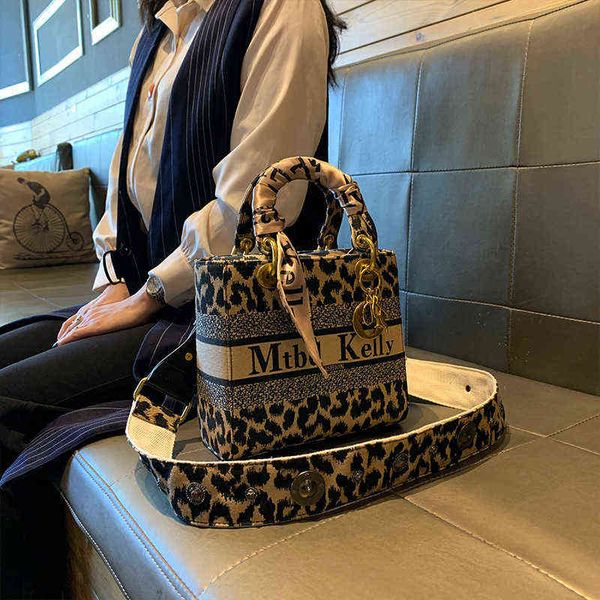 

factory online export designer tide brand ladies bag hong leather women's new fashion print light luxury single shoulder of wal