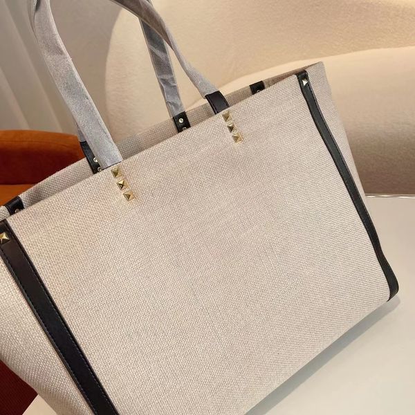 

luxurys designers shoulder bags woman travel shopping bag classic handbags large capacity versatile lady mummy handbag practical wallet styl