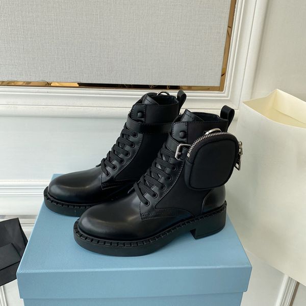 Designer-Knöchelstiefel für Damen, halbhohe Stiefel, Stiefeletten, glänzendes Leder, Schnürstiefel, RE-NYLON, Schwarz, Weiß, mit Dreieck-Label-Geldbörse, King-Kampfstiefel mit Box NO407