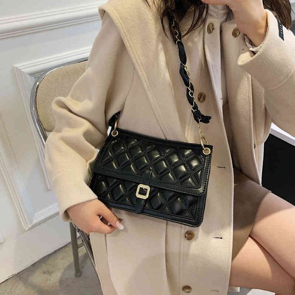 

bags handbags net red small 2022 niche texture single shoulder female rhombic lattice chain foreign style armpit messenger, Black;red