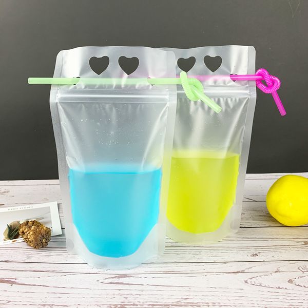 17oz Sacchetti per bevande a forma di cuore Borse Bottiglie d'acqua Cerniera smerigliata Borsa per bere in plastica stand-up con cannuccia e supporto Richiudibile a prova di calore