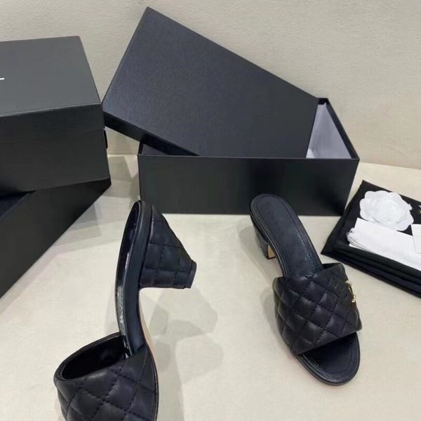 

designer oran sandal slippers with og box dust bag women shoes paris flat luxury sandals beach patent leather summer classic womens slides n, Black
