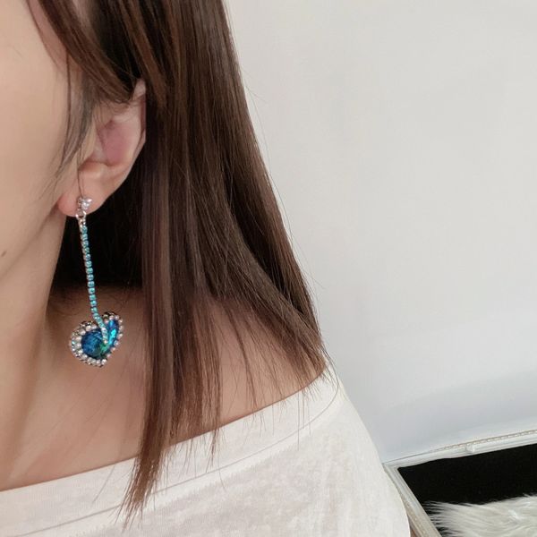 Candeleiro Dangle 2022 Trendência Novo Luxo Cristal Love Drop Solicho para Mulheres Pendientes de Jóias de Moda de Moda de Estilo Brilhante Coreia