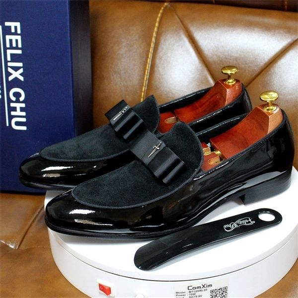 

handmade genuine patent leather and cow suede patchwork with bow tie men wedding black dress shoes mens banquet loafers blue red 220812