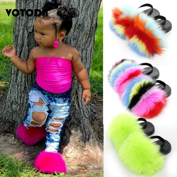 Kids Fur Slipper com cinta fofo Rainbow Slides Ry Sandals Real Crianças fofas Pluxh Flip Shoes Flat Shoes 220618