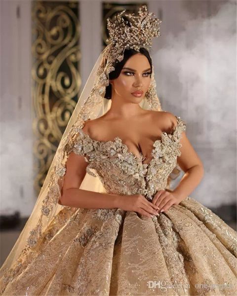 2022 Shinny Ball Gown Abiti da sposa Champagne con spalle scoperte Lusso in rilievo di cristallo Arabia Saudita Dubai Abito da sposa Plus Size234u