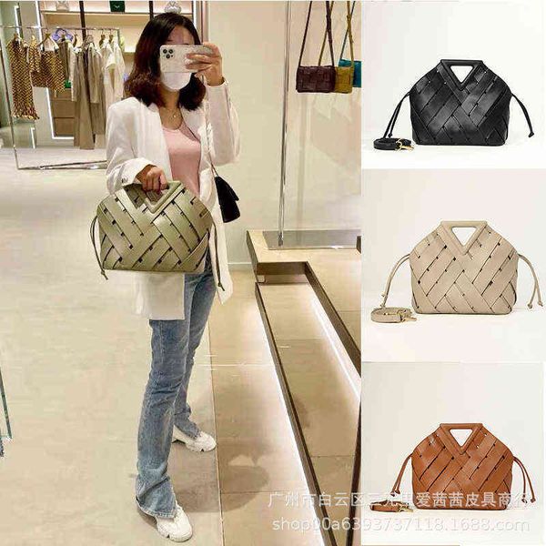 

bag leather woven diamond hollow hand open vegetable basket child mother female