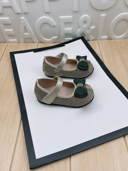 

luxury kids designer slippers sandals boys girls child shoes children fashion letter bow tie printed with badge sandal summer slippers baby, Black;grey