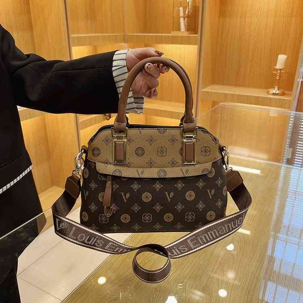 

2022 factory wholesale new bag handbag fashion texture boston pillow leisure bag large capacity single shoulder messenger