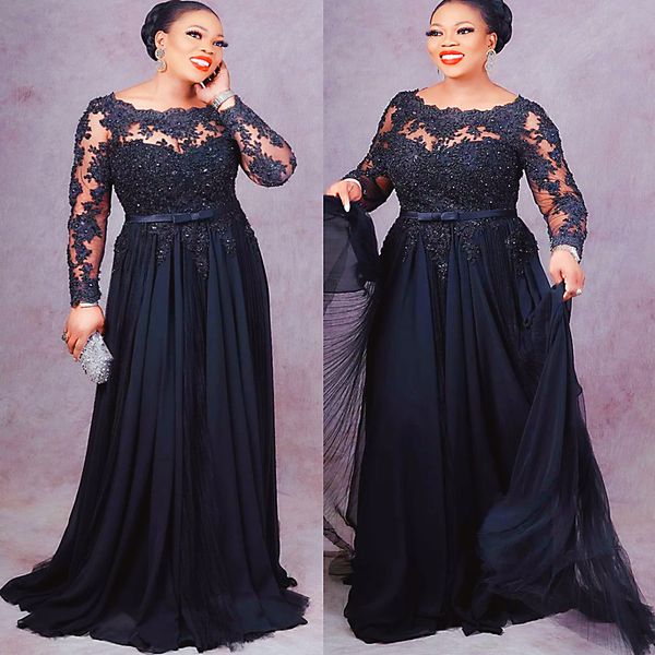 2022 Plus size Arabic Aso Ebi Navy Blue Chiffon Prom Adtres Lace in rilievo Formale Formale Secondo ricevimento di compleanno Abiti da damigella d'onore vestito ZJ661