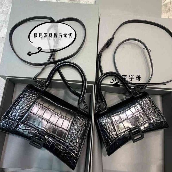 

balencaigass new hourglass bag cowhide crocodile pattern high-grade feeling versatile one shoulder messenger handbag