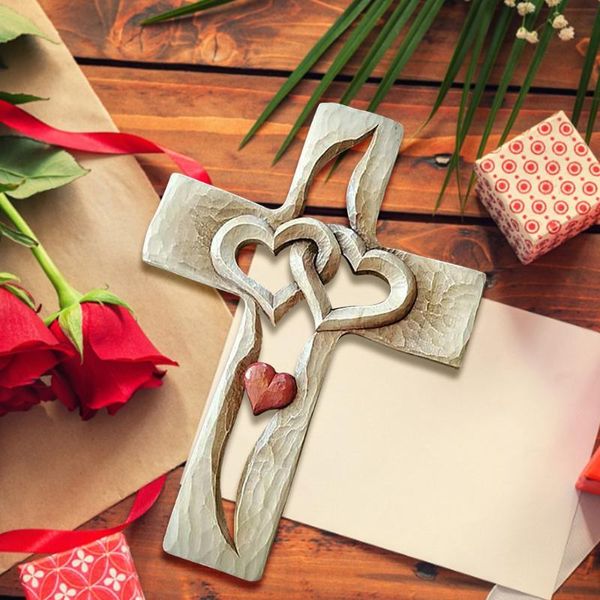 Decorazione per feste Croce di legno Pali decorativi Figurine Cuori intrecciati intagliati per la decorazione domestica Ornamento per le vacanze Regalo di San Valentino