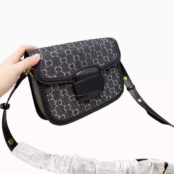 Klasik Modeller Tasarımcı Messenger Çanta Kadınlar Flep Astar Fermuar Cep Mektubu Baskı Crossbody Omuz Çantası Orta Moda Leydi Çantalar Yeni Başlatma Akşam Yemeği Çantaları Tohum