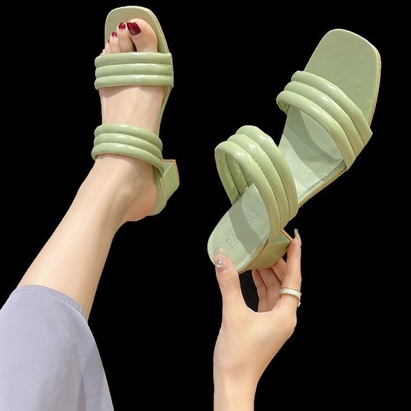 

designer sandals large size sweet patent leather slipper women's summer new elegant thick heel sandals and slippers factory wholesale b