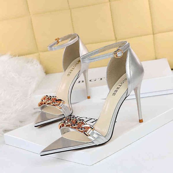 

sandals women dress shoes korean pointed high heels luxury metal chain hollowed, Black