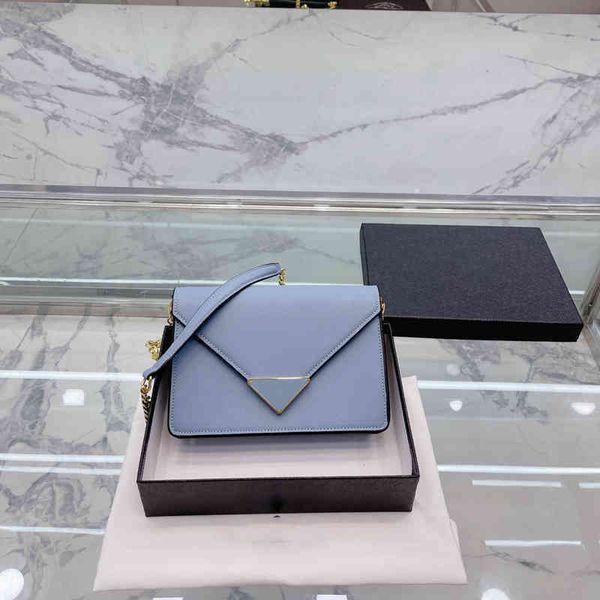 

designer triangular flip dinner bags women shoulder bag luxurious square chain shoulder strap crossbody handbags lady envelope bag 220721
