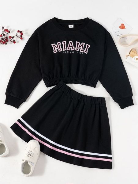 

girls letter graphic pullover & contrast tape skirt she, White