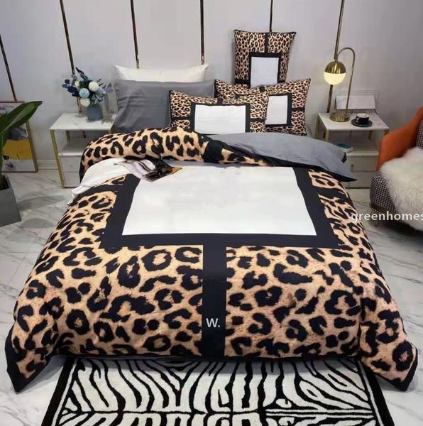 Set biancheria da letto in cotone queen size Lettera stampata 4 pezzi Lenzuolo piatto trapuntato Due federe Designer Home Consolatore Copripiumino I Wu