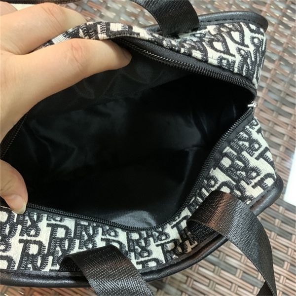 

fan large capacity cosmetic storage portable washing women's mommy lunch box wholesale store 65% off factory wholesale