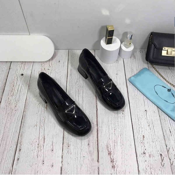 

dress shoes luxury the latest designers flat chunky heel women casual shoes low-100% patent leather round toes metal buckle black white size