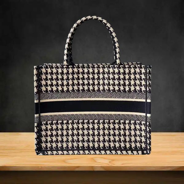 

portable womens large book totes fashion embroidery shopping bags medium with silk scarf dust bag ladies shoulder bag luxury designer handba