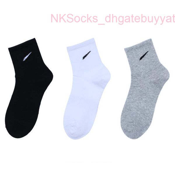 

classic fashion men's socks gift box stockings hook brand black white gray medium tube sports cotton sweat absorbing sock men women lux