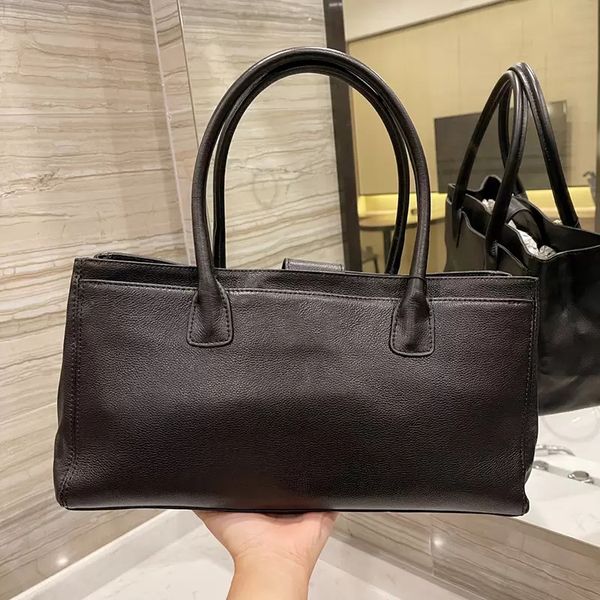 

2021 fashion classic brand underarm bags clafskin real genuine leather cowhide hard handle totes shoulder street shopping famous luxury desi