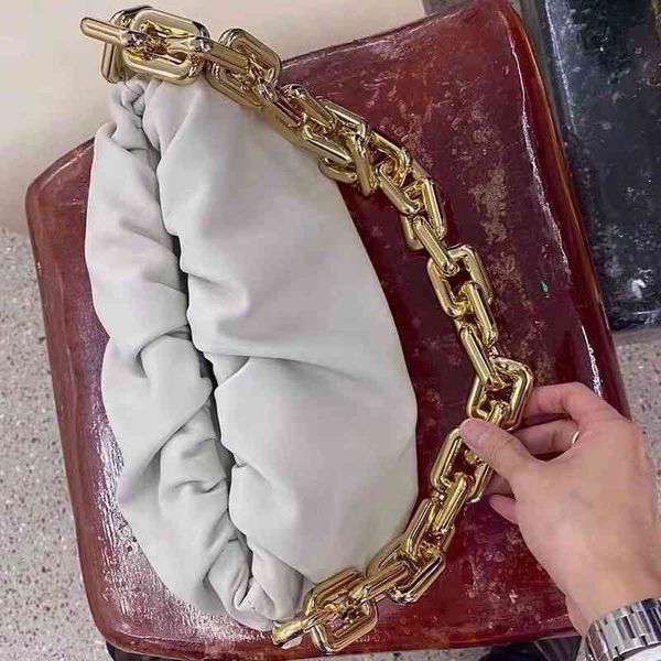 

jun's thick luxurys venetas bottegas handbags chain 2022 net cloud leather red underarm chest metal women's messenger bag. e7l4