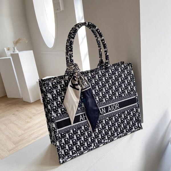 

70% off new women's shoulder bag net red ins popular tote portable large capacity vegetable basket leisure trend