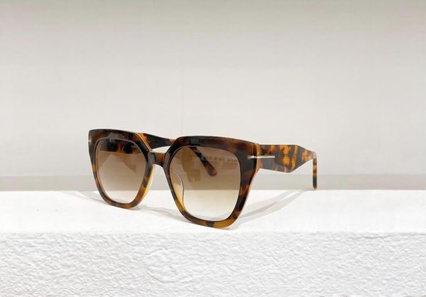 

summer sunglasses for men and women cat eye style 939 anti-ultraviolet retro plate full frame fashion eyeglasses random box, White;black