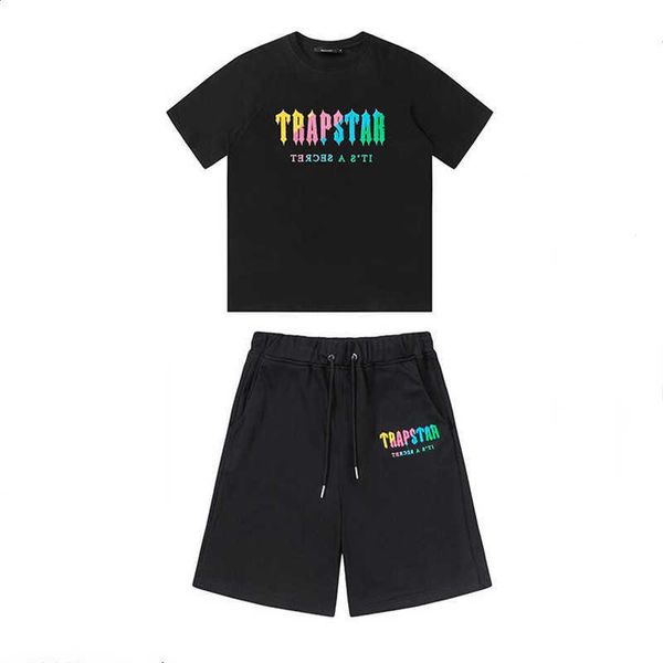 T-shirt Trapstar da uomo Set Lettera Abito ricamato Tuta Manica corta Pantaloncini di peluche Movimento Attuale Moda di alta qualità Abiti di vendita caldi 199