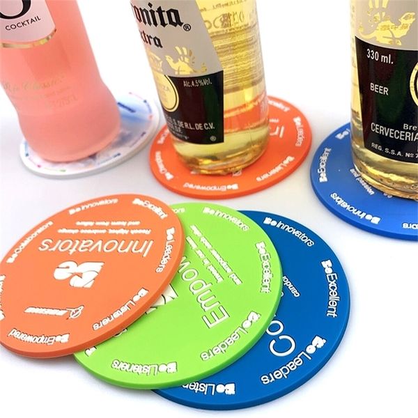 Presentes de festa personalizados Conjuntos personalizados para capa de bebida com presentes promocionais PVC PVC Soft Borracha Heat Isolats 220621