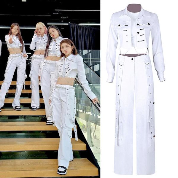 Pantaloni a due pezzi da donna Ive Kpop Donna coreana Bianco Slim Crop Top Cargo Abiti da concerto Abiti da festival Lady Stage Rave Hip Hop Vest Dancer