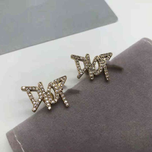 

2022 factory wholesale new di home high version letters full of diamond earrings women's simple old earrings t0co, Golden