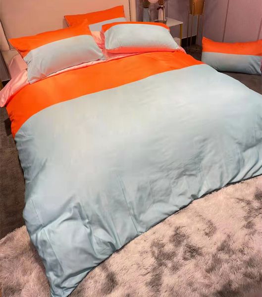 

bedding set  size 1sheet 2 pillowcases 1 duvet cover quilted bedspread