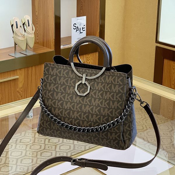 

this year's wholesale fashion printed shoulder bag elegant atmosphere contrast tote bags street fashion letters women handbag color mat, Black;red