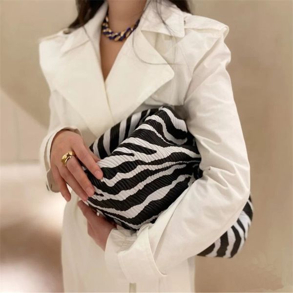 Fashion Day Clutch Dumpling Bag zebra Holographic Cloud Bag Clip Purse Bag Women Pleated Baguette Pouch Handbag 220413