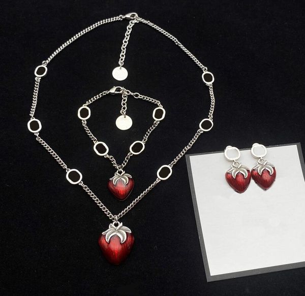 

classic strawberry pendant necklaces bracelets letters silver chain retro designer necklace bracelet bijoux for women lady party wedding gif
