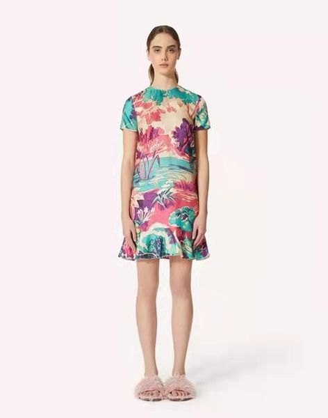 

2022 european fashion brand new color abstract print dress, Black