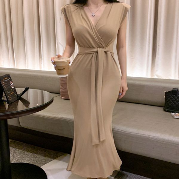 

dress retro shoulder strap sleeveless v collar waist elastic pure spring and summer new, Black;gray