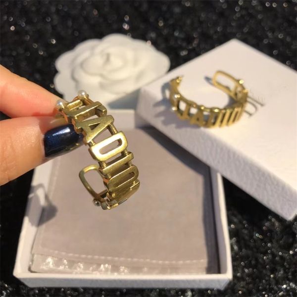 

half circle letter earrings female worn out high sense earrings, Golden